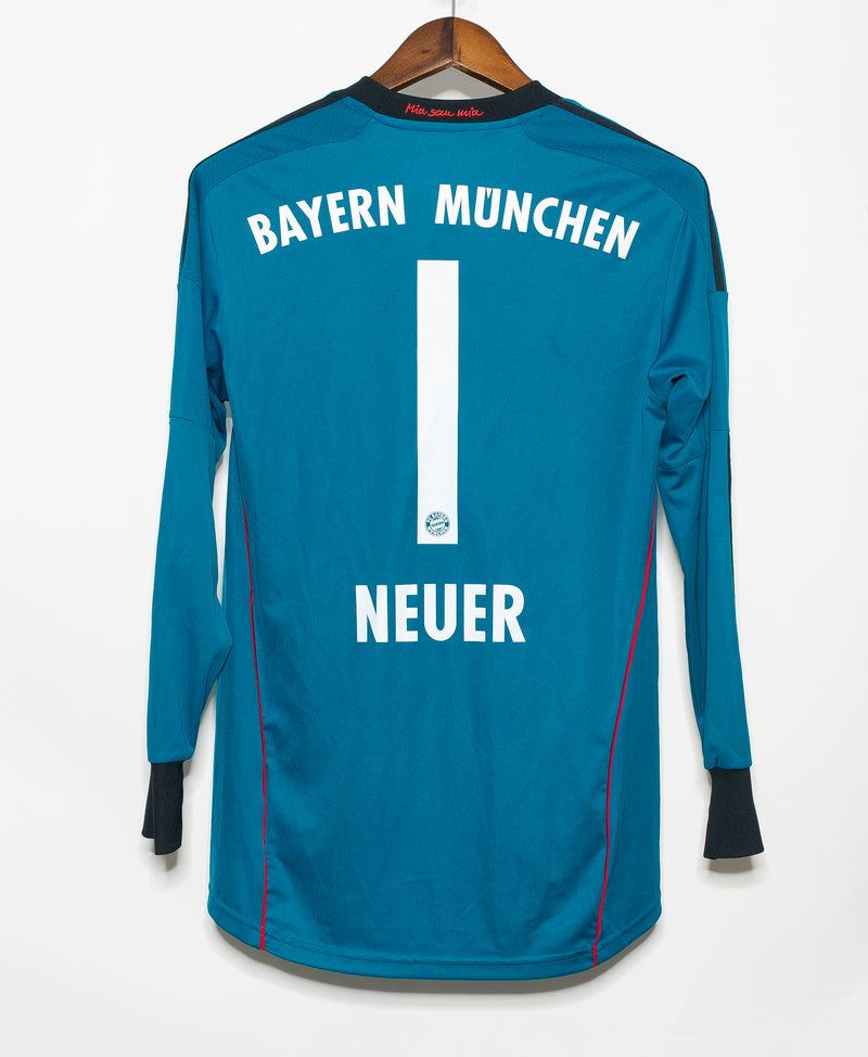 Bayern Munich 2013-14 Neuer GK Kit (S)