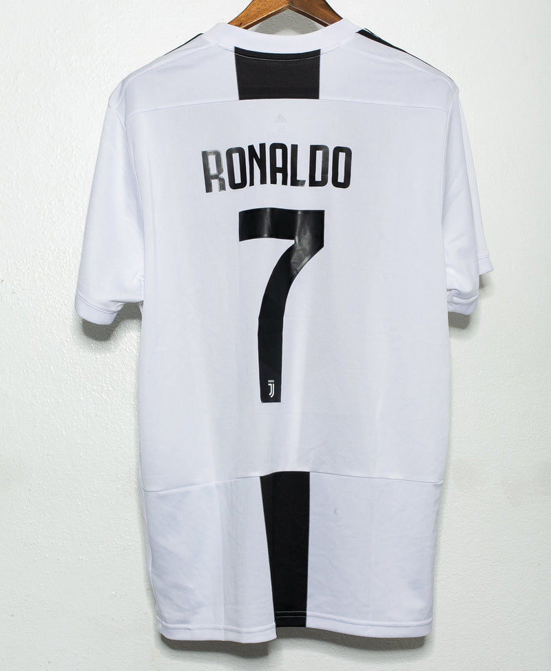 Juventus 2018-19 Ronaldo Home Kit (XL)