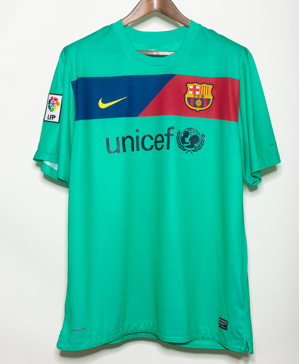 Barcelona 2010-11 Xavi Away Kit (XL)