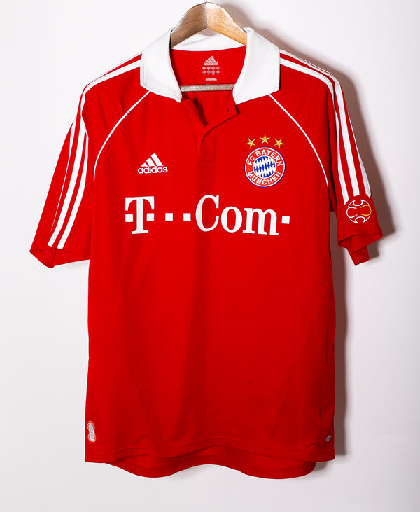 Bayern Munich 2005-06 Home Kit (L)