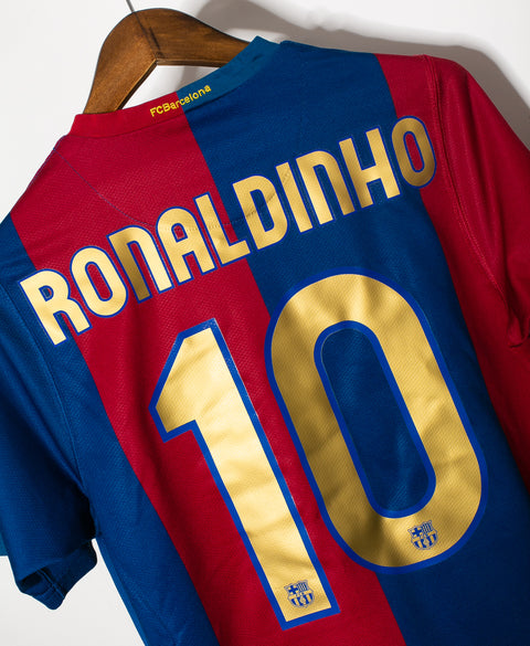 Barcelona 2006-07 Ronaldinho Home Kit (S)