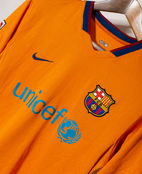 Barcelona 2006-07 Ronaldinho Away Kit (M)