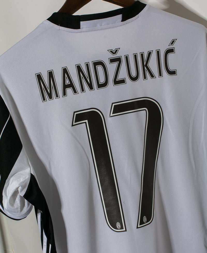 Juventus 2016-17 Mandzukic Home Kit (L)