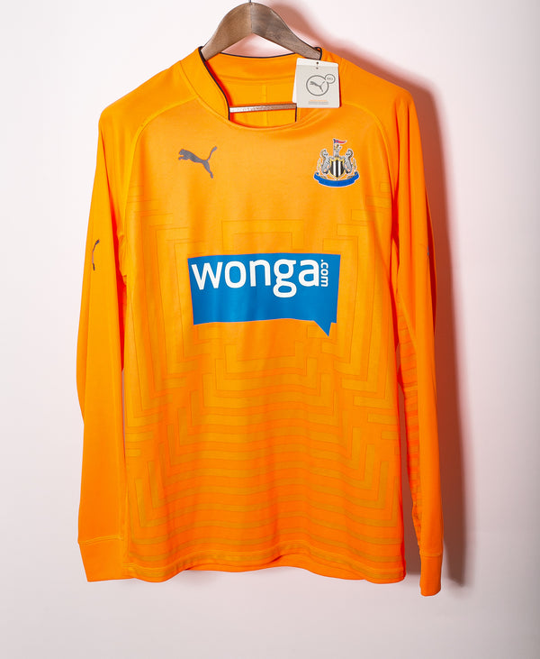 Newcastle 2014-15 Goalkeeper Kit NWT (L)