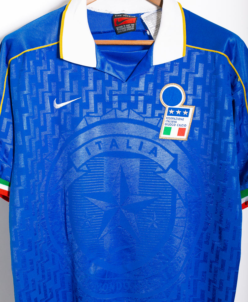 Italy 1995 Zola Home Kit (L)
