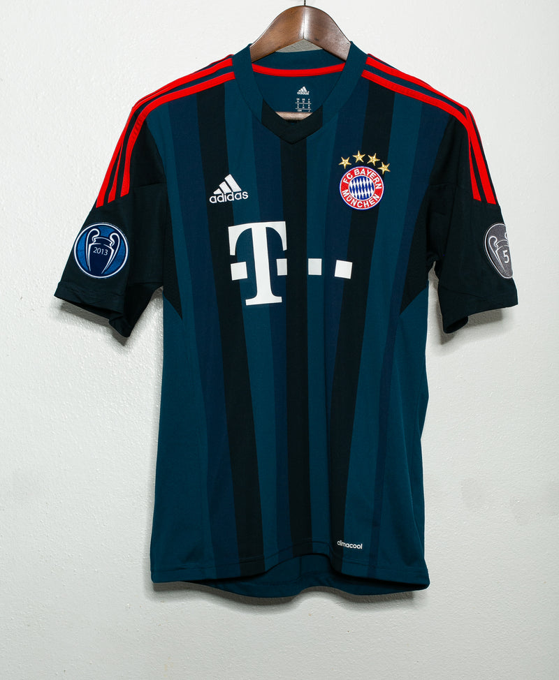 Bayern Munich 2013-14 Muller Third Kit (L)