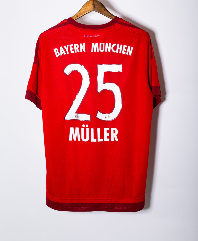 Bayern Munich 2015-16 Muller Home Kit (XL)