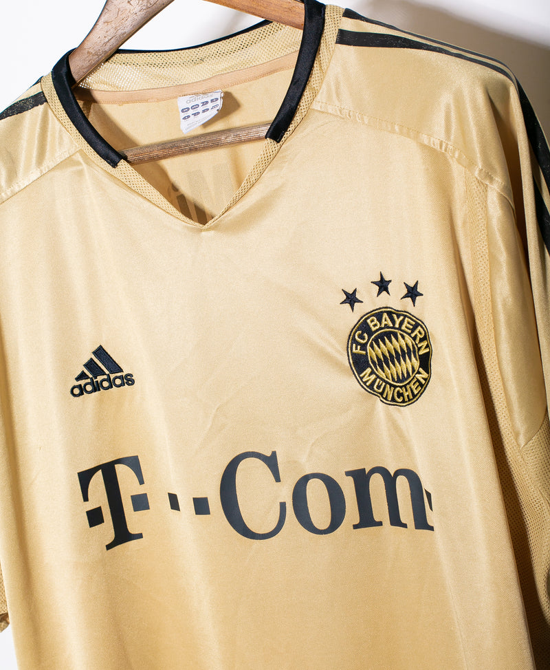 Bayern Munich 2004-06 Makaay Away Kit (2XL)