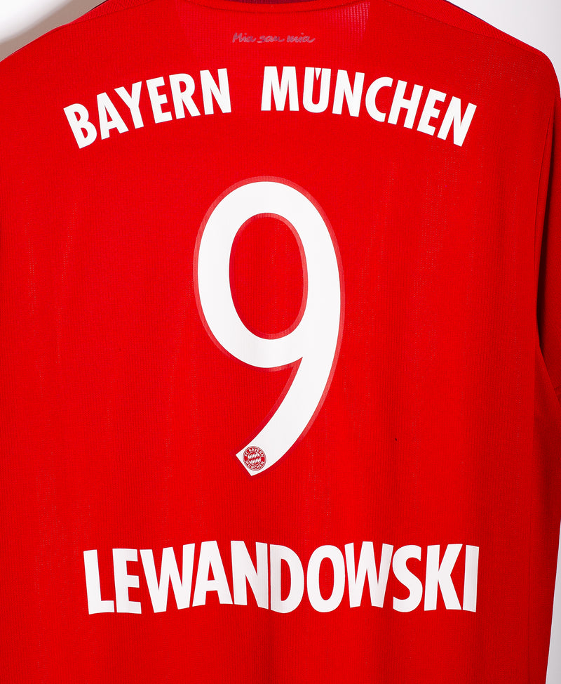 Bayern Munich 2015-16 Lewandowski Home Kit (2XL)