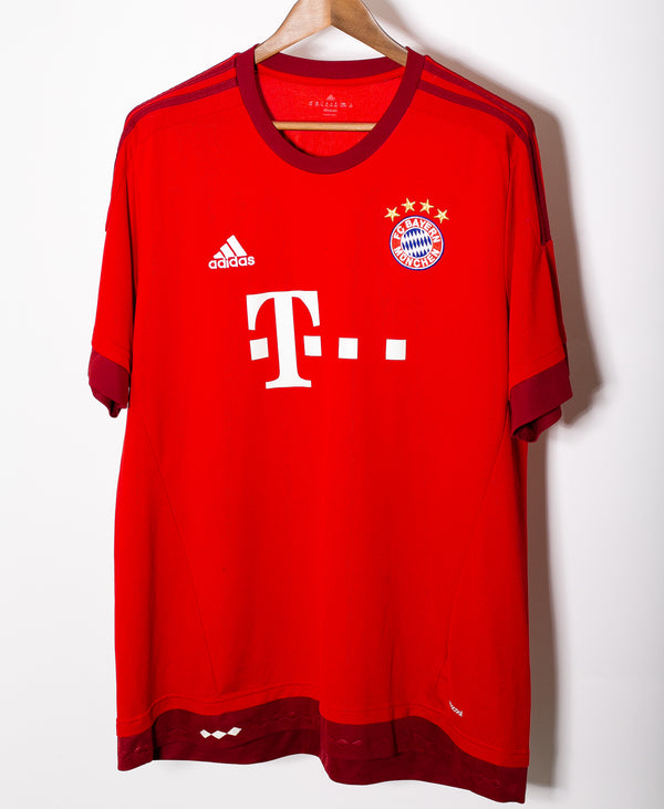 Bayern Munich 2015-16 Lewandowski Home Kit (2XL)
