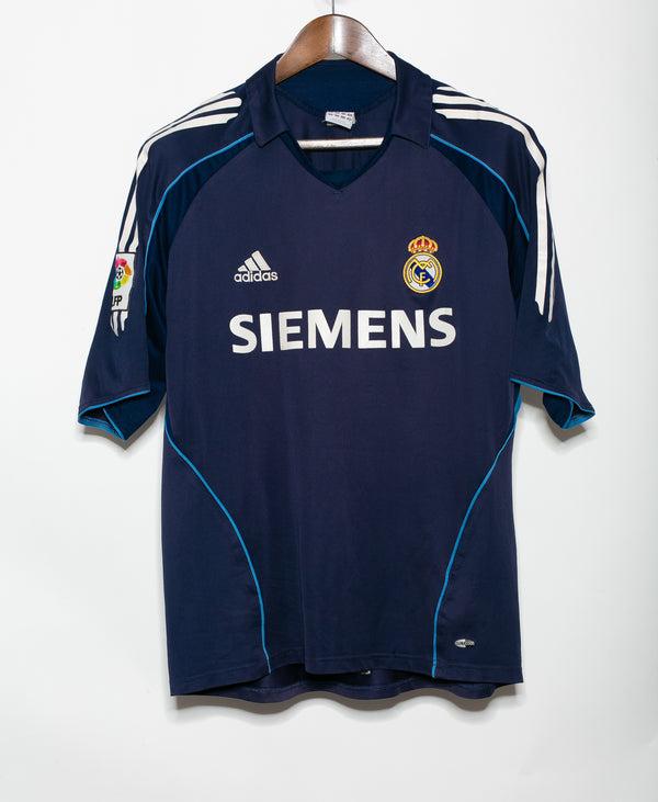 Real Madrid 2005-06 Ronaldo Away Kit (L)