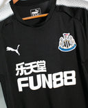 Newcastle United 2017 Training Kit (L)