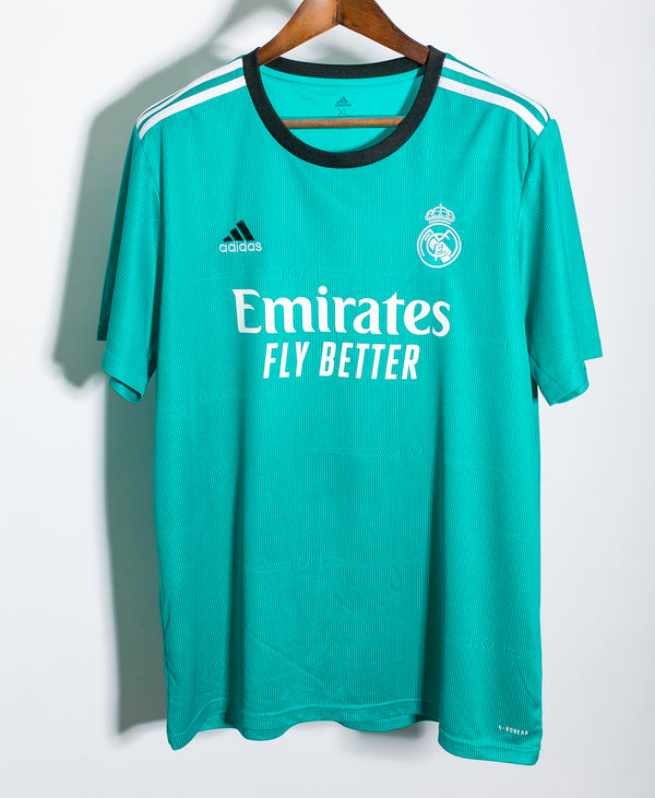 Real Madrid 2021-22 Third Kit (XL)