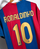 Barcelona 2006-07 Ronaldinho Home Kit (M)