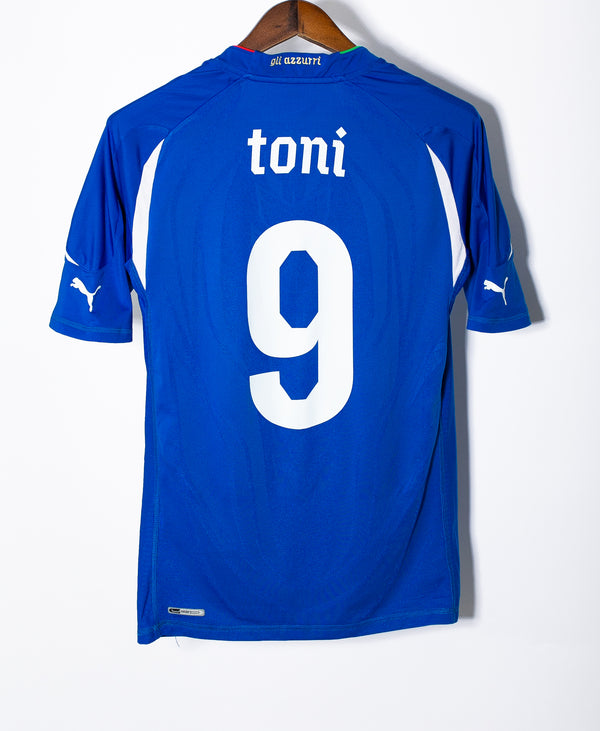 Italy 2010 Toni Home Kit (L)
