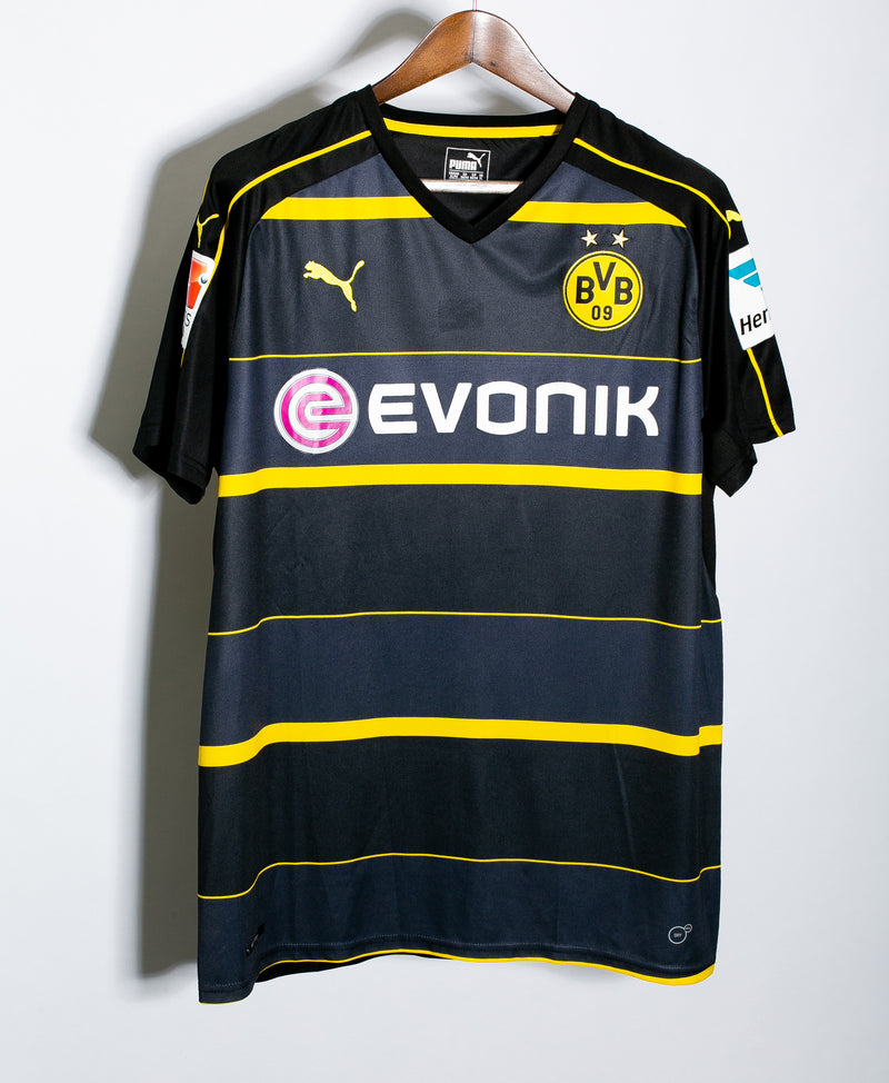 Borussia Dortmund 2016-17 Gotze Away Kit (XL)