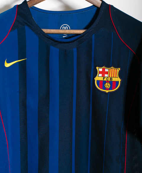 Barcelona 2004-05 Ronaldinho Away Kit (XL)