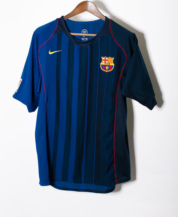 Barcelona 2004-05 Ronaldinho Away Kit (XL)