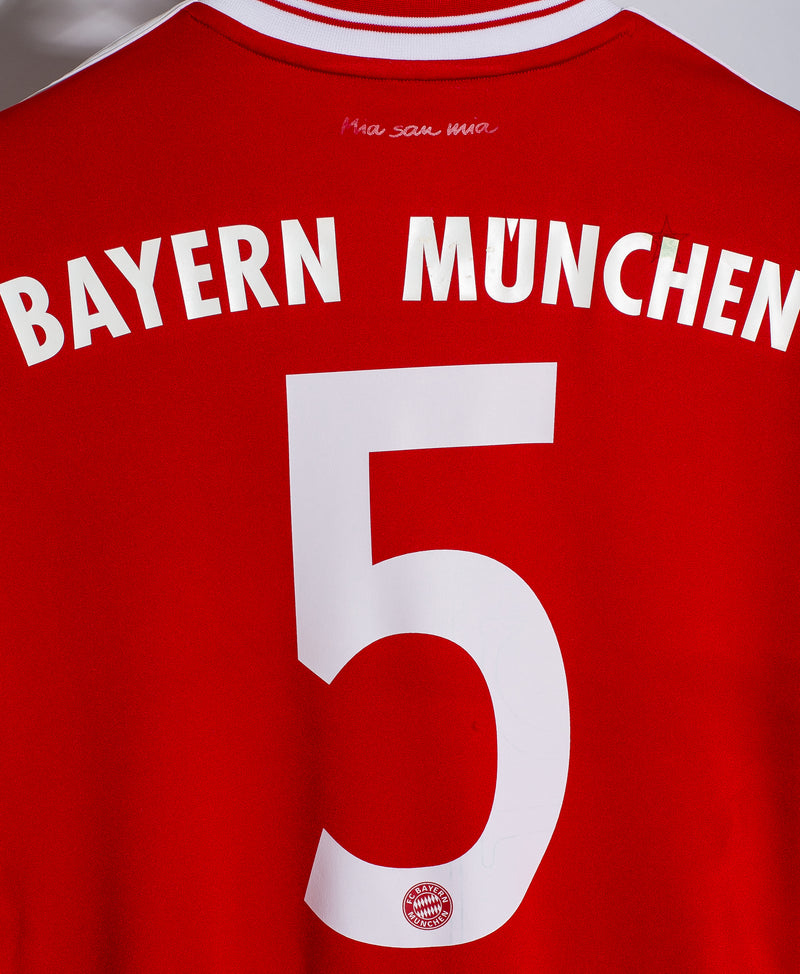 Bayern Munich 2013-14 Van Buyten Home Kit (M)