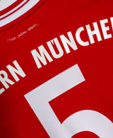 Bayern Munich 2013-14 Van Buyten Home Kit (M)