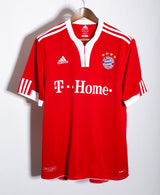 Bayern Munich 2009-10 Lahm Home Kit (L)