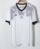 Juventus 2016 Training Kit (2XL)