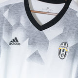 Juventus 2016 Training Kit (2XL)