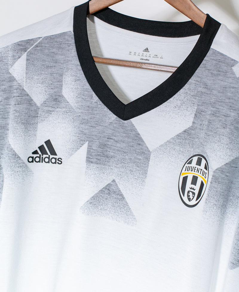 Juventus 2016 Training Kit (2XL)