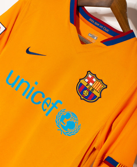 Barcelona 2006-07 Ronaldinho Away Kit (S)