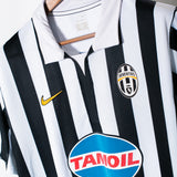 Juventus 2006-07 Home Kit (L)