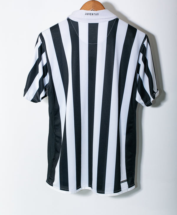 Juventus 2006-07 Home Kit (L)