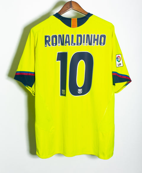 Barcelona 2005-06 Ronaldinho Away Kit (2XL)