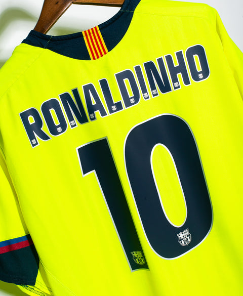 Barcelona 2005-06 Ronaldinho Away Kit (2XL)