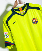 Barcelona 2005-06 Ronaldinho Away Kit (2XL)