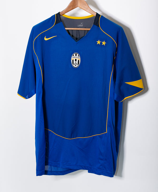 Juventus 2004-05 Cannavaro Sponsorless Away Kit (XL)