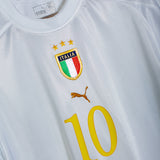 Italy 2004 Totti Away Kit (L)