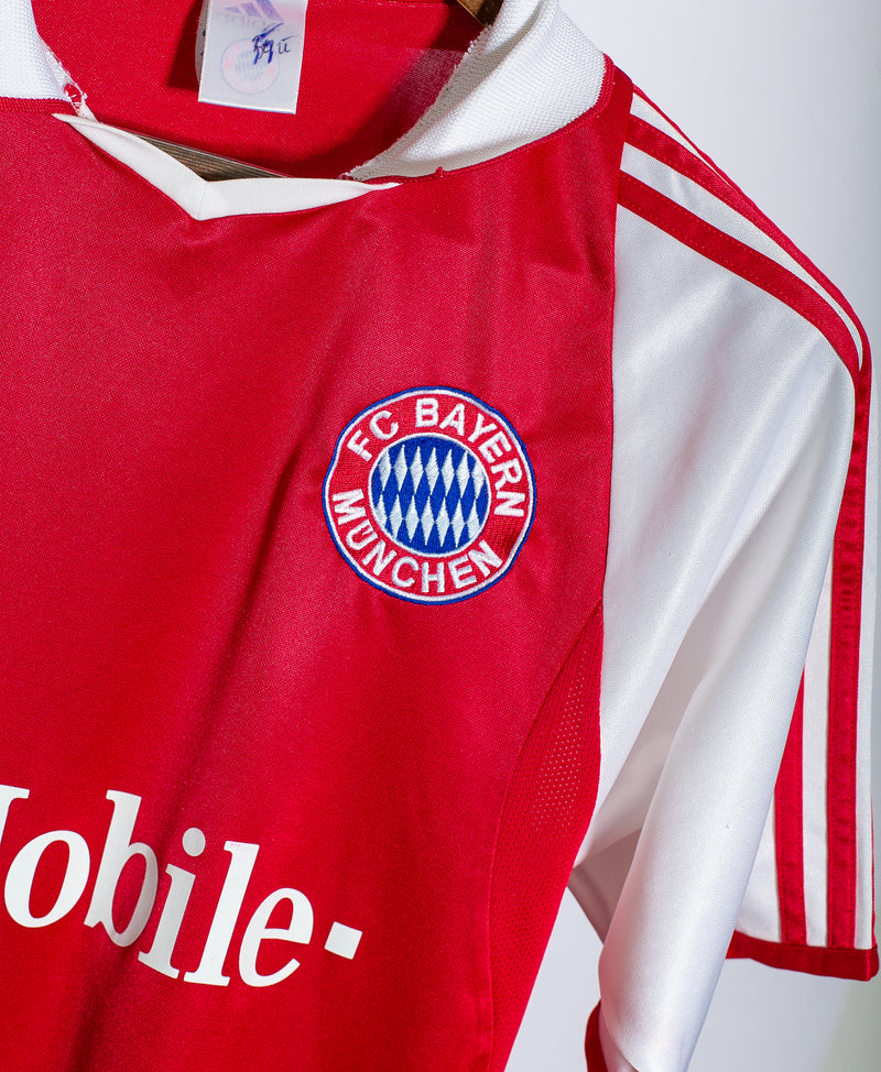 Bayern Munich 2004-05 Lizarazu Home Kit (S)