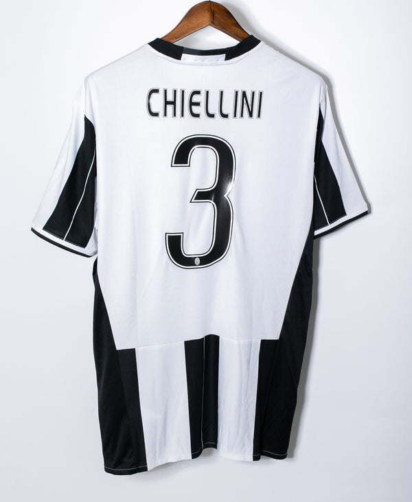 Juventus 2016 Chiellini Home Kit (XL)