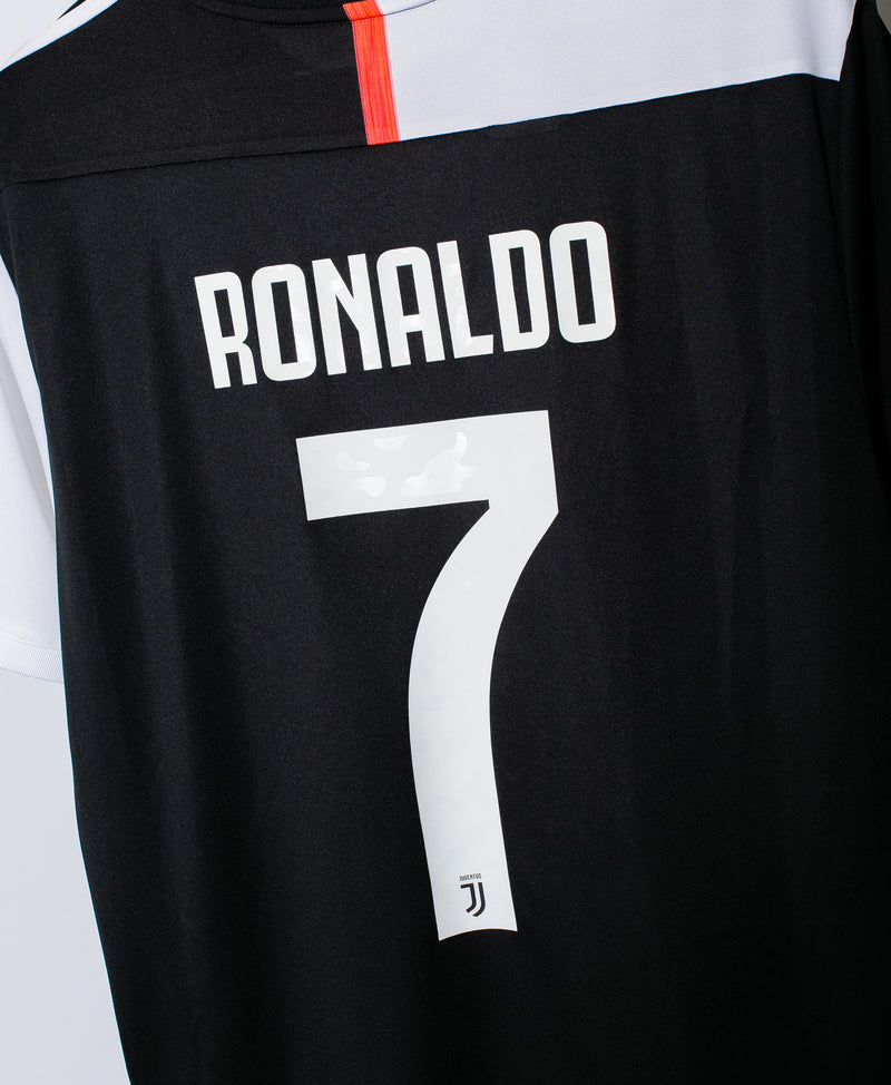 Juventus 2019-20 Ronaldo Home Kit (XL)