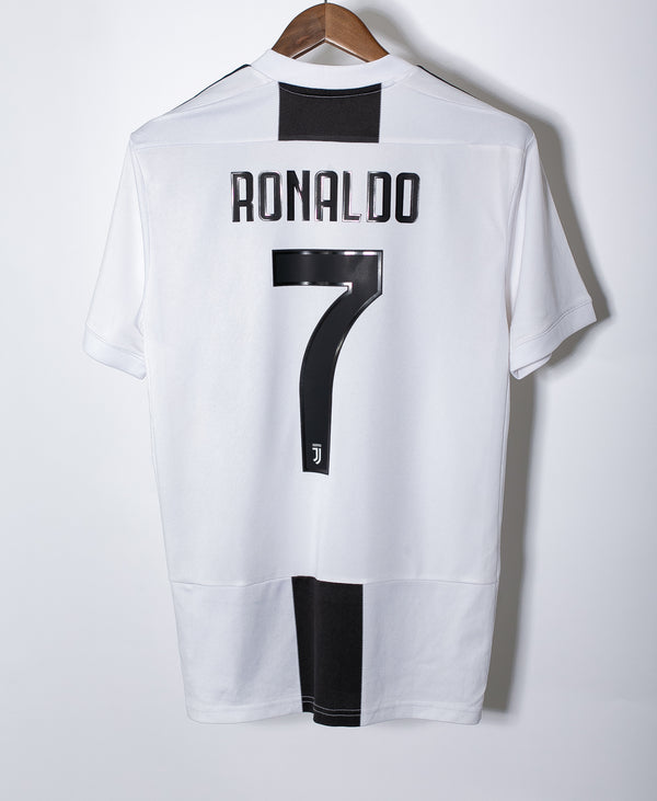 Juventus 2017-18 Ronaldo Home Kit (M)