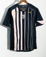 Juventus 2004-05 Third Kit (S)