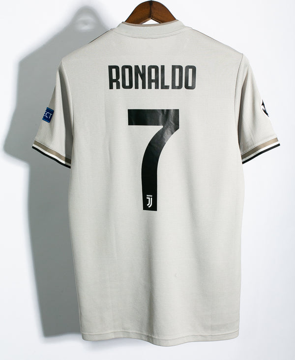 Juventus 2018-19 Ronaldo Away Kit (M)