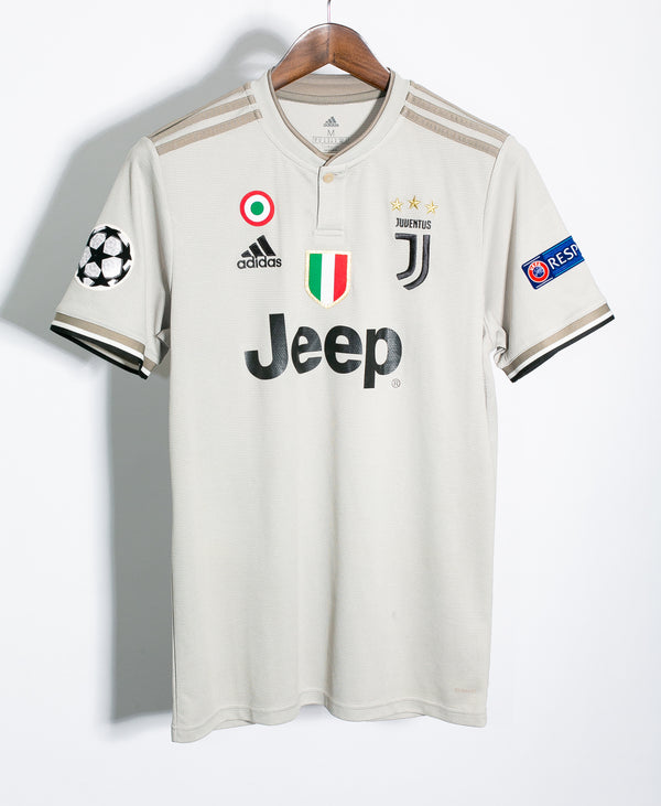 Juventus 2018-19 Ronaldo Away Kit (M)