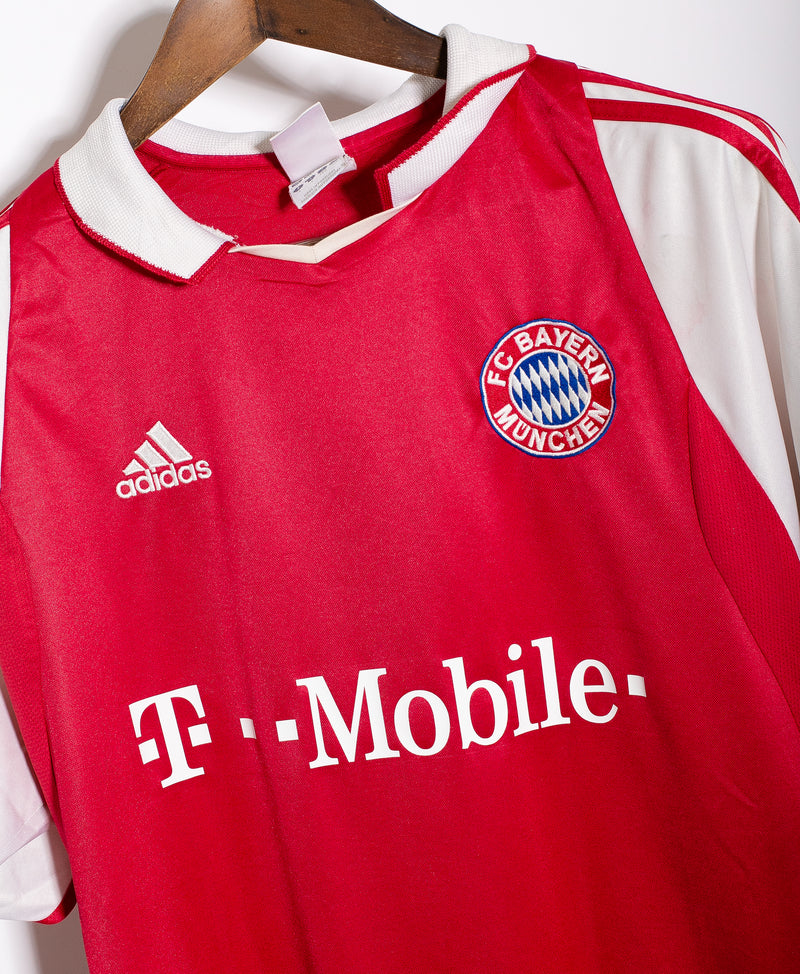 Bayern Munich 2003-04 Pizarro Home Kit (L)