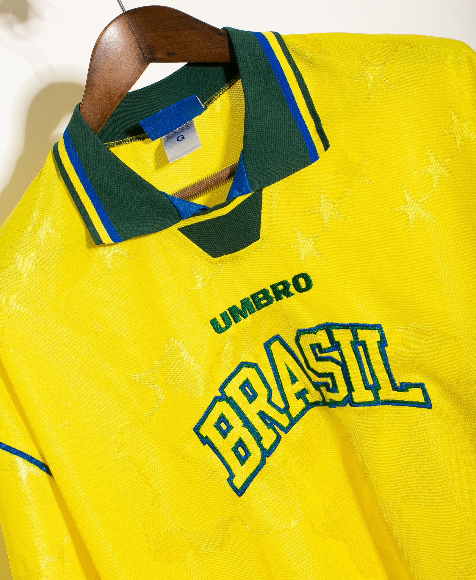 UMBRO BRASIL FUTBOL 2024 SHIRT SIZE MEDIUM