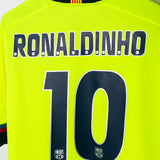 Barcelona 2005-06 Ronaldinho Away Kit (2XL)