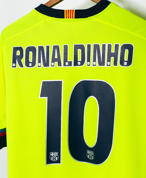 Barcelona 2005-06 Ronaldinho Away Kit (2XL)