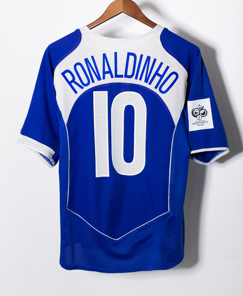 Brazil 2004 Ronaldinho Away Kit (M)