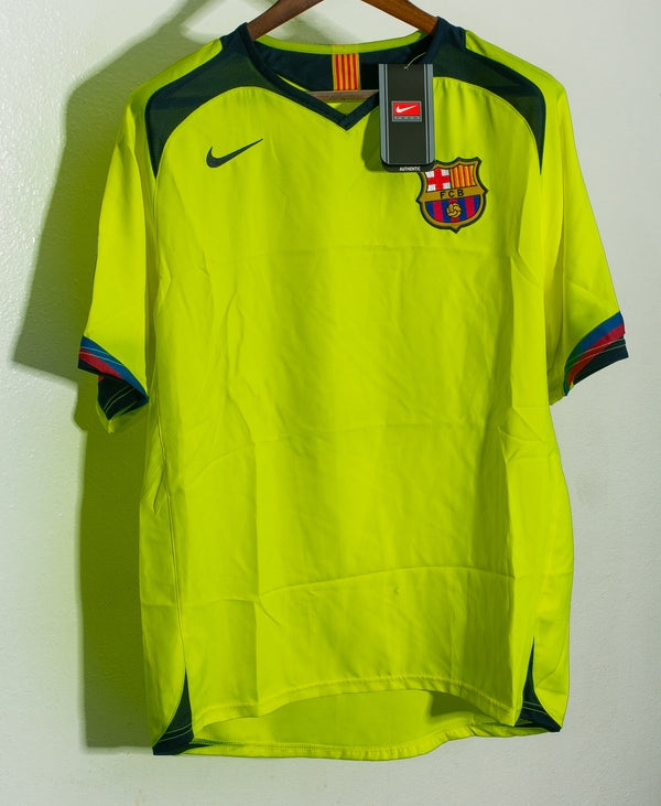 Barcelona 2005-06 Ronaldinho Away Kit NWT (M)