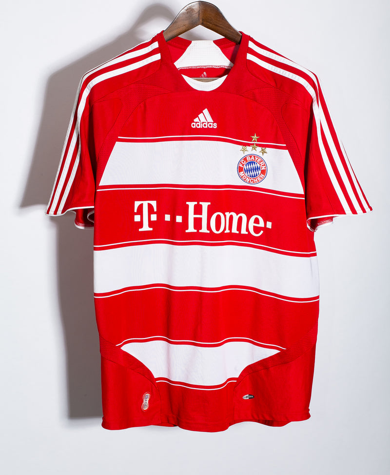 Bayern Munich 2007-09 Lahm Home Kit (L)